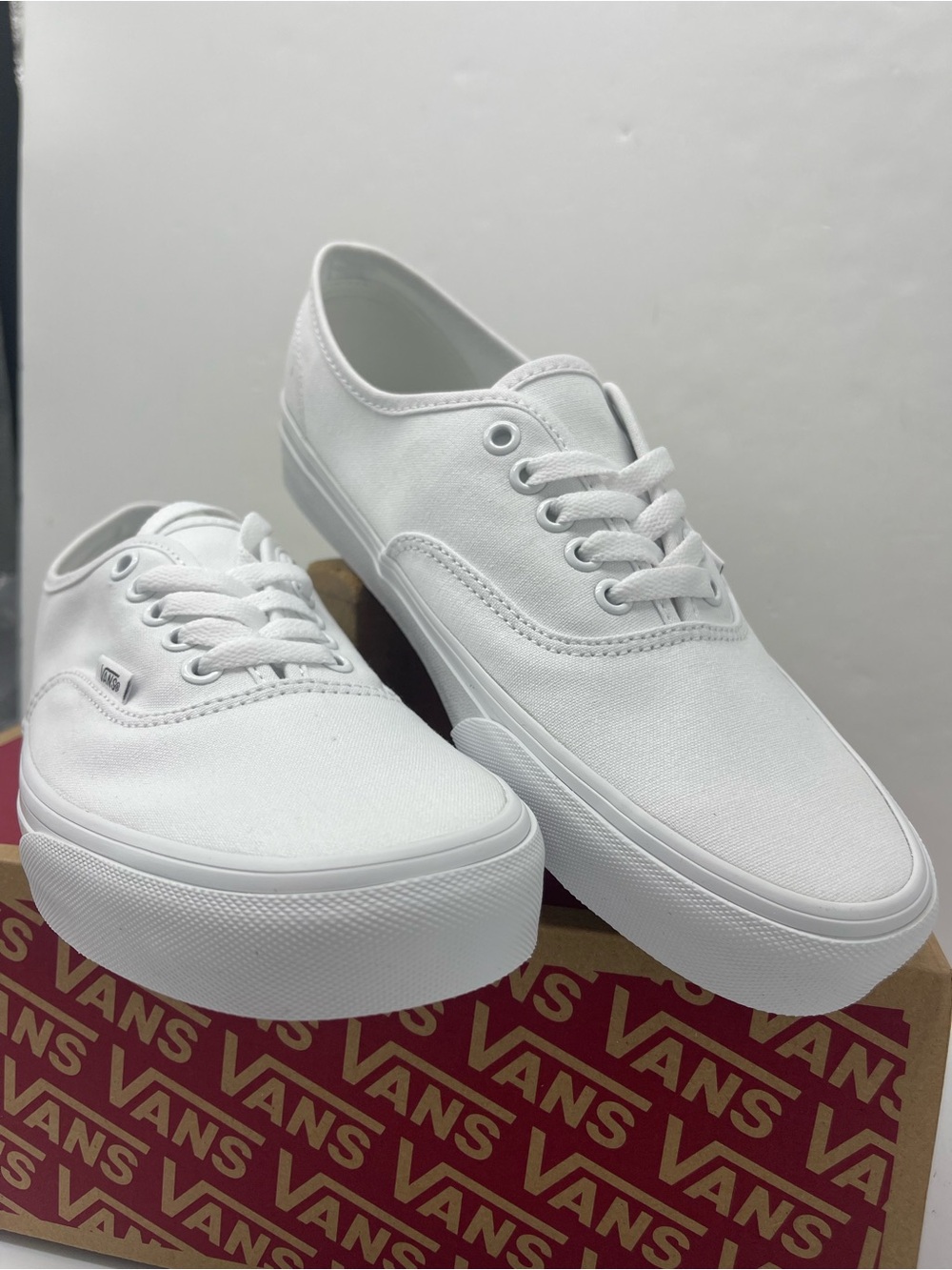 Vans WMNS Authentic True White
VN000EE3W00 Sneakers
Low-Top Canvas - Picture 3 of 16